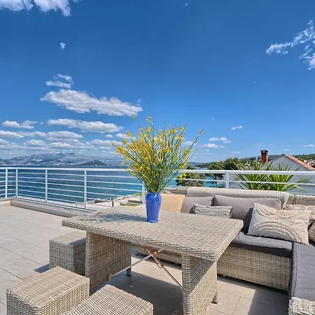 Vlado's - Beachfront & Rooftop 公寓 斯拉汀